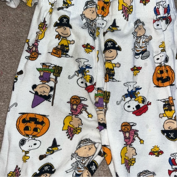 Peanuts Halloween PJs - Picture 2 of 3